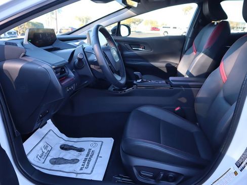 Certified 2025 Toyota Prius Plug-In Hybrid image 18