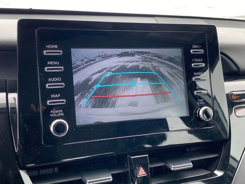 Used 2023 Toyota Camry SE image 9