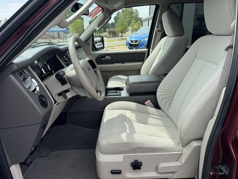 Used 2010 Ford Expedition XLT RWD image 16