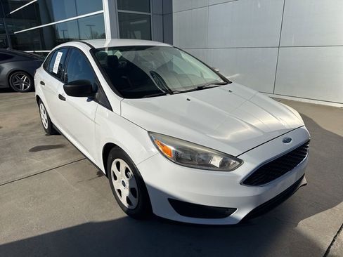 Used 2015 Ford Focus S image 1