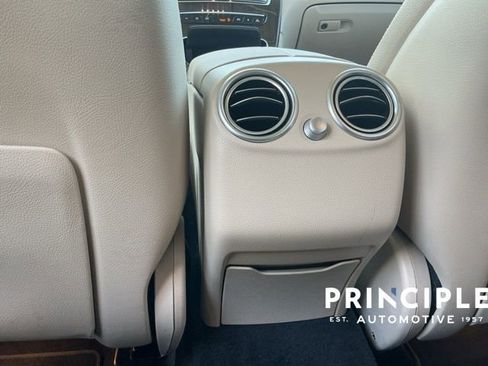 Used 2020 Mercedes-Benz GLC 300 image 28