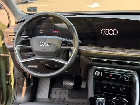 Used 2025 Audi Q5 Premium Plus w/ Premium Plus AWD/4WD image 21