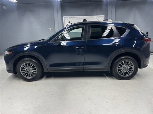 Used 2017 MAZDA CX-5 Touring w/ Preferred Equipment Package image 5