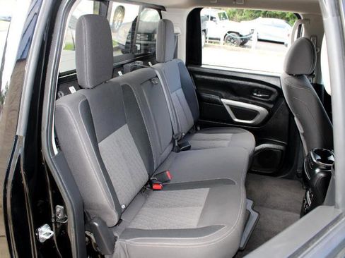 Used 2021 Nissan Titan SV w/ SV Convenience Package image 13