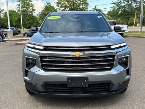 Used 2025 Chevrolet Traverse LT w/ Enhanced Driving Package AWD/4WD image 6
