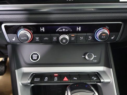 New 2025 Audi Q3 2.0T Premium image 6