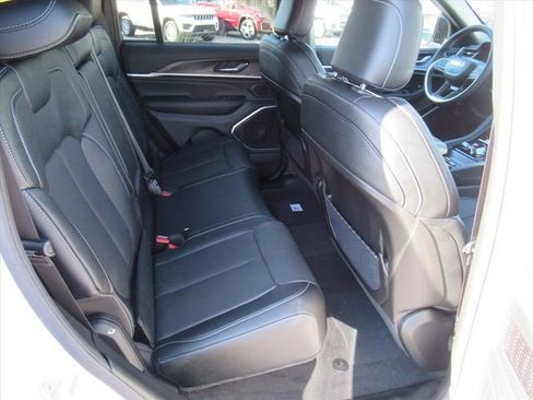 New 2026 Jeep Grand Cherokee Limited AWD/4WD image 30