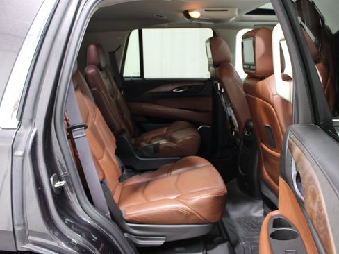 Used 2017 Cadillac Escalade Luxury w/ LPO, Radiant Package AWD/4WD image 26