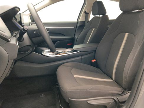 Used 2023 Hyundai Sonata SE FWD image 17