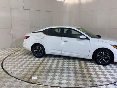 Used 2024 Nissan Sentra SV FWD image 4
