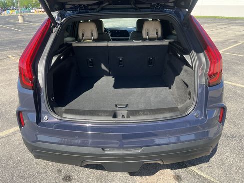 Used 2024 Cadillac XT4 Luxury w/ Cold Weather Package AWD/4WD image 17