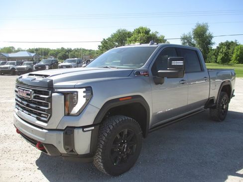 New 2026 GMC Sierra 2500 AT4 w/ AT4 Premium Plus Package AWD/4WD image 11