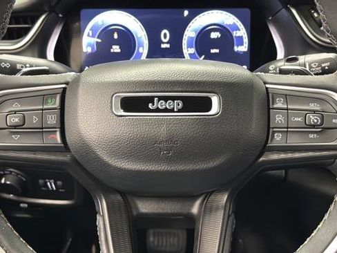 Used 2023 Jeep Grand Cherokee L Laredo AWD/4WD image 15