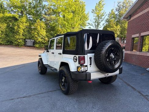 Used 2014 Jeep Wrangler Unlimited Sahara w/ Connectivity Group AWD/4WD image 7