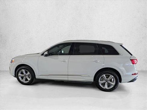 Certified 2025 Audi Q7 3.0T Premium w/ Convenience Package image 9