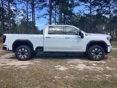 New 2026 GMC Sierra 2500 Denali w/ Denali Reserve Package AWD/4WD image 5