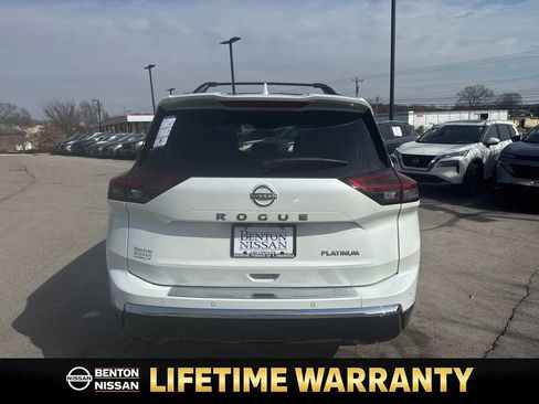 Certified 2025 Nissan Rogue Platinum w/ Platinum Premium Package image 7