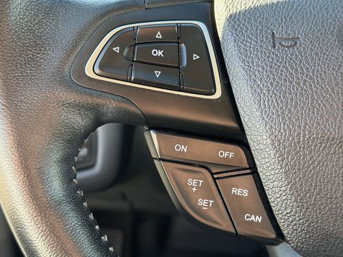 Used 2019 Ford Escape SE image 25