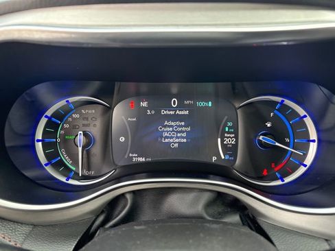 Used 2024 Chrysler Pacifica Pinnacle FWD image 19