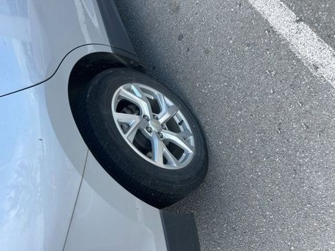 Used 2019 Chevrolet Equinox Premier image 8