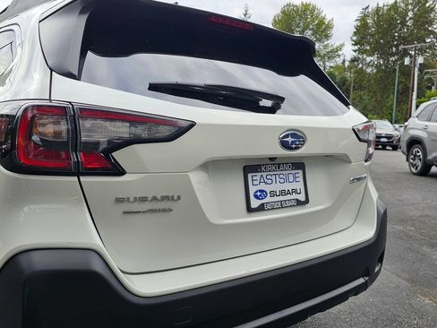 Used 2025 Subaru Outback Premium AWD/4WD image 15