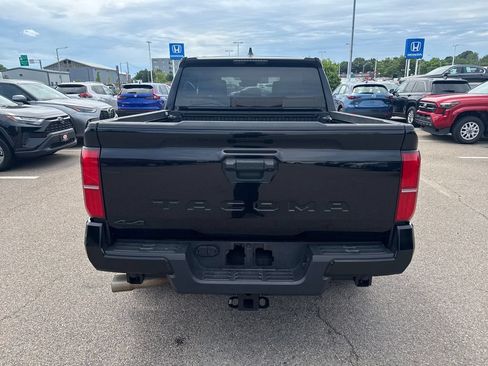 Used 2025 Toyota Tacoma SR5 AWD/4WD image 6