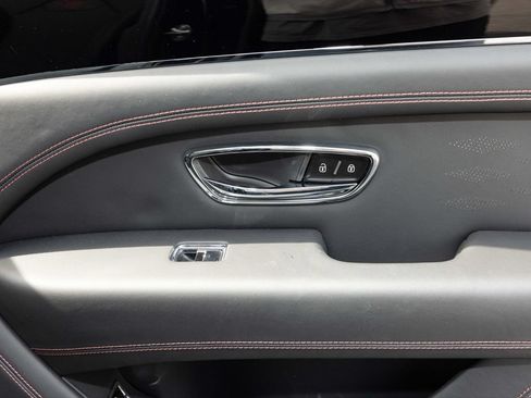 Certified 2025 Bentley Bentayga AWD/4WD image 75