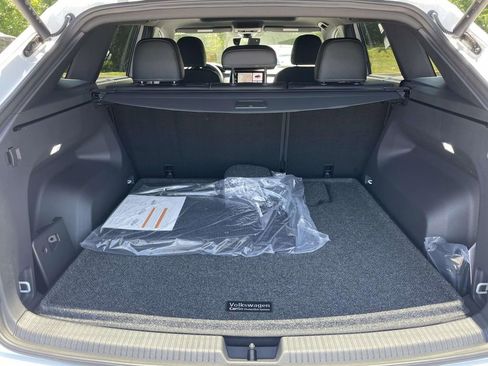 New 2026 Volkswagen Atlas Cross Sport SEL R-Line AWD/4WD image 9