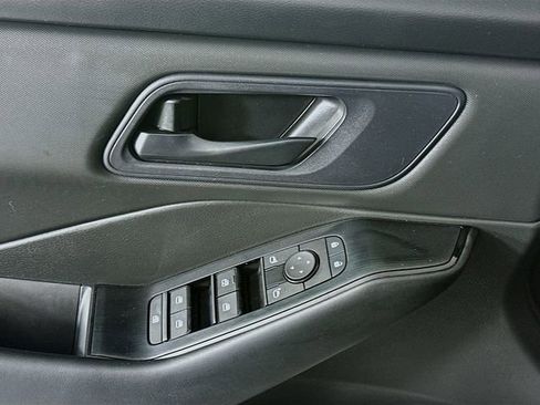 Certified 2024 Nissan Rogue S image 18