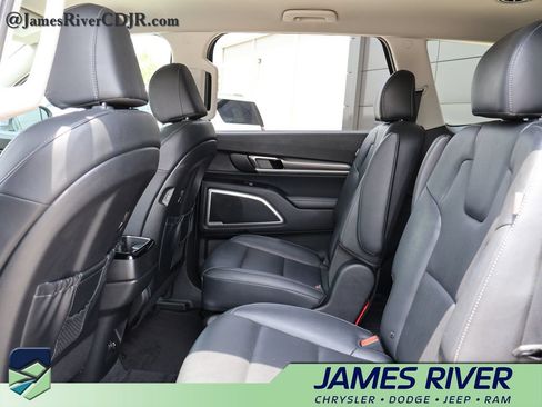 Used 2023 Kia Telluride S AWD/4WD image 17