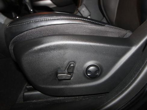 Used 2022 Jeep Cherokee Limited image 7