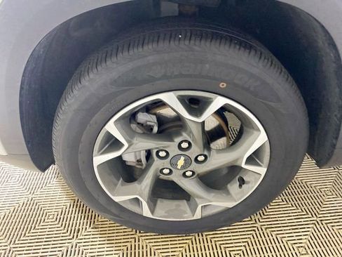Used 2024 Chevrolet Trax LT w/ Sunroof Package FWD image 22
