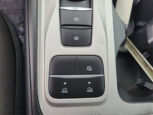 Used 2022 Ford Explorer XLT image 24