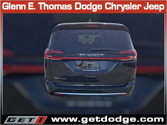 New 2027 Chrysler Pacifica Select FWD image 5