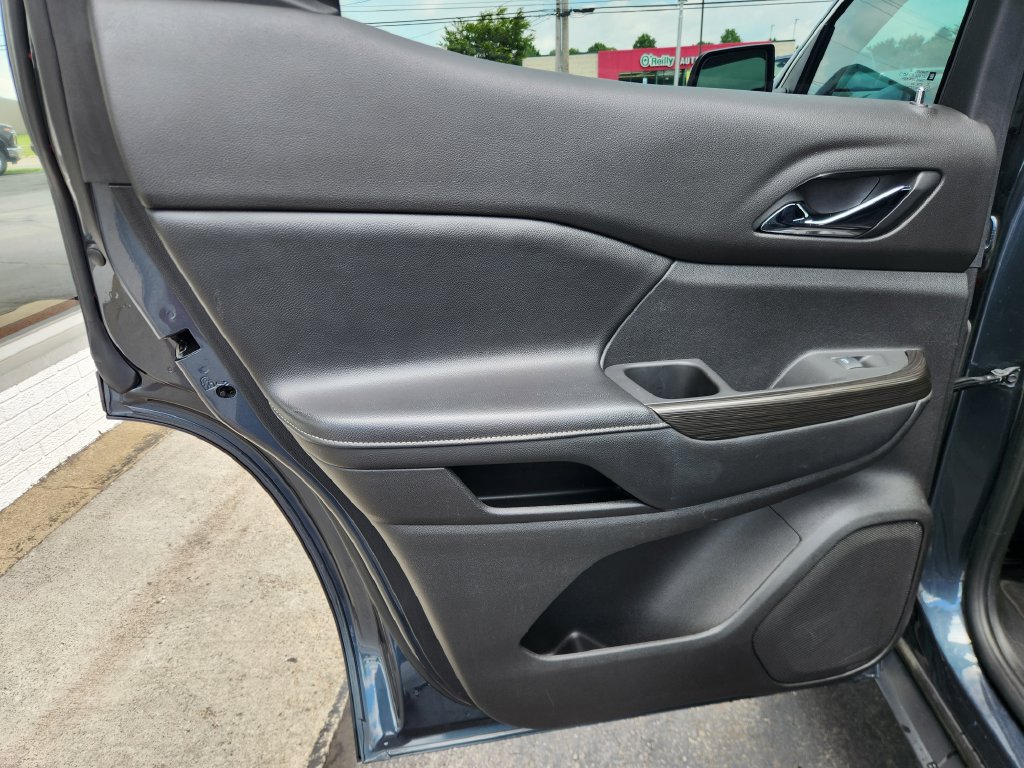 Used 2019 GMC Acadia SLT AWD/4WD image 21