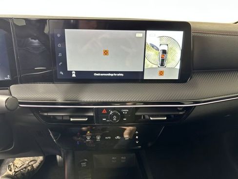 Certified 2025 Nissan Kicks SR image 22