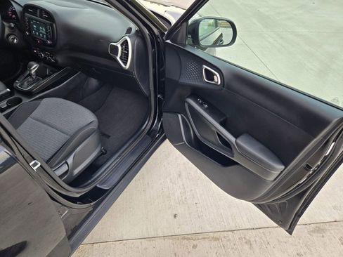 Used 2021 Kia Soul S image 25