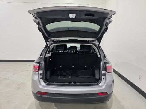 Used 2019 Jeep Compass Altitude w/ Cold Weather Group image 26