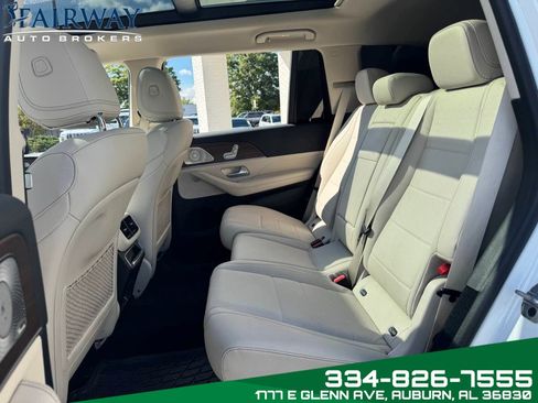 Used 2025 Mercedes-Benz GLS 450 4MATIC image 11