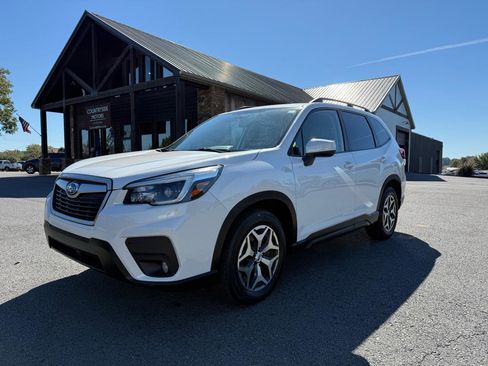 Used 2021 Subaru Forester Premium image 2