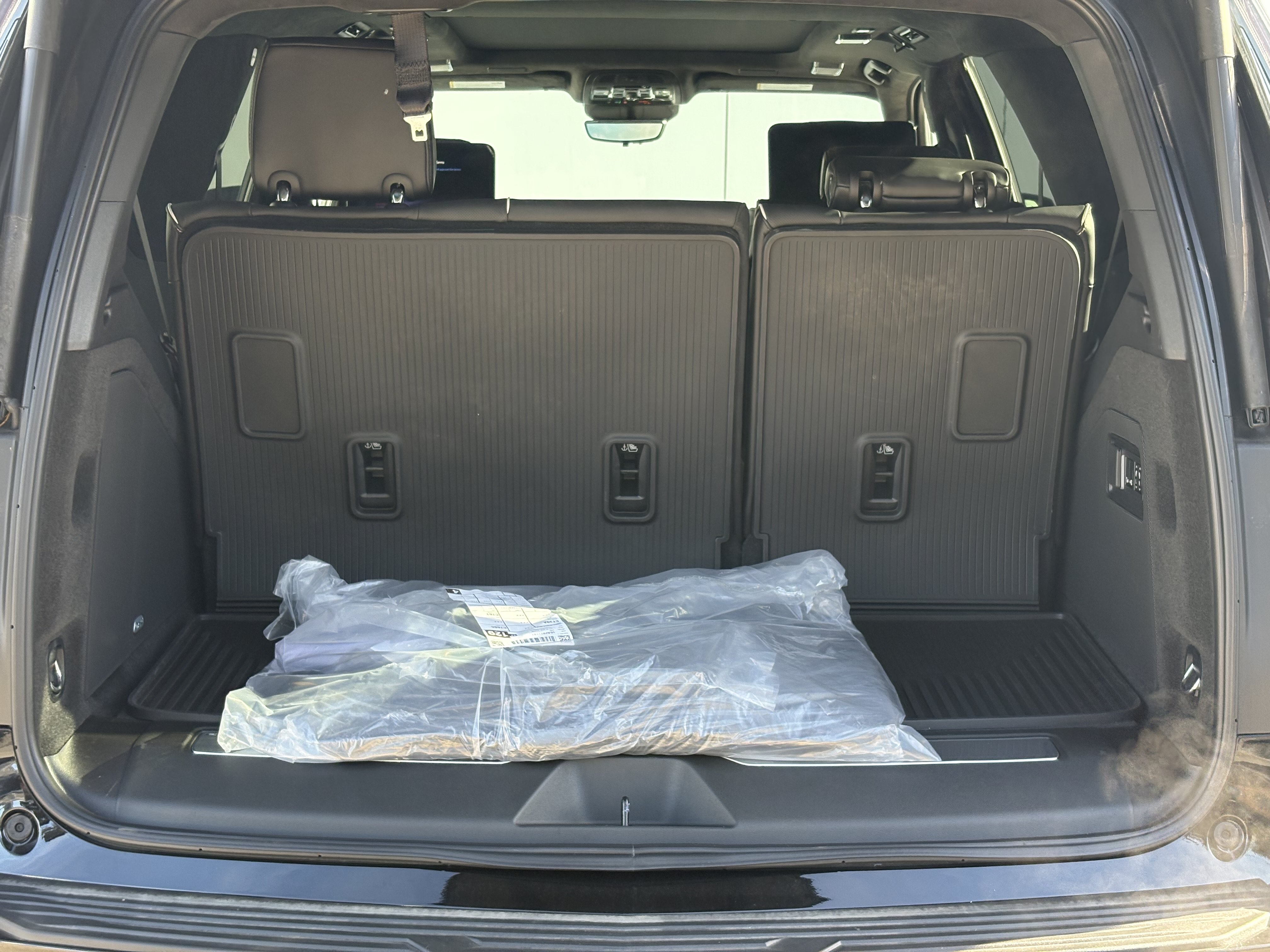 Used 2026 Cadillac Escalade V w/ LPO, ONYX Package AWD/4WD image 9