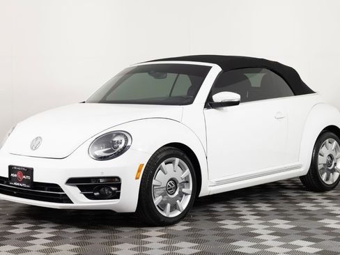 Used 2019 Volkswagen Beetle 2.0T SE w/ SE Premium Package FWD image 1