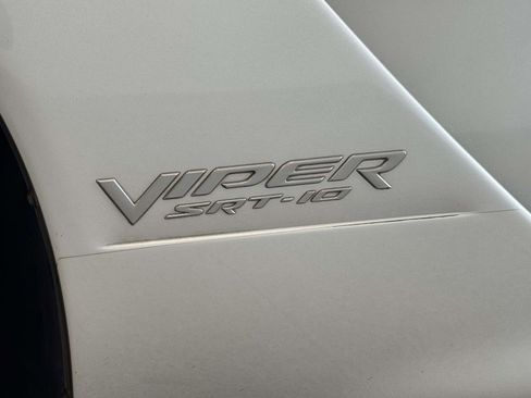 Used 2004 Dodge Viper SRT-10 image 11