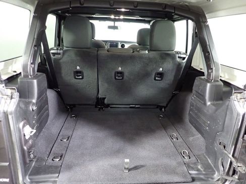 Used 2021 Jeep Wrangler Unlimited Sport image 16