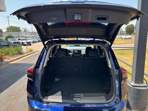 Used 2026 Nissan Rogue SL FWD image 29