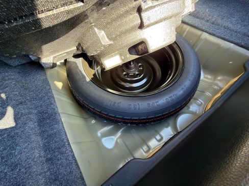 Used 2019 Honda Accord Touring image 10