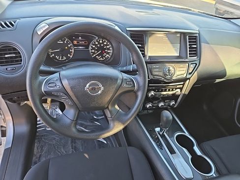 Used 2019 Nissan Pathfinder S image 36