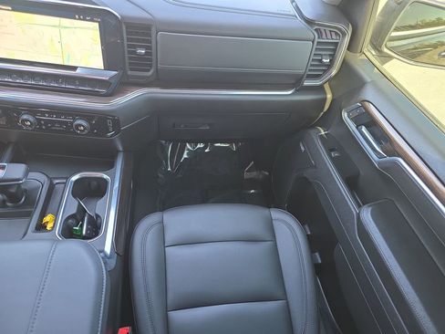 Used 2025 Chevrolet Silverado 1500 RST AWD/4WD image 16