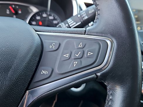 Used 2019 Chevrolet Equinox LT FWD image 22