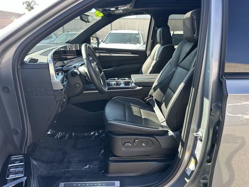 Used 2025 Cadillac Escalade Sport AWD/4WD image 19